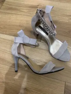 ビジュー付きグレーサンダル