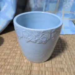 新品 ホワイト エンボス加工 フラワーベース 花瓶 - メルカリ