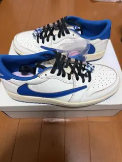 トラヴィススコット スニーカー