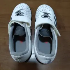 adidas Predator ジュニアサッカーシューズ ホワイト/グレー