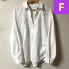 新品未使用 刺繍ブラウス