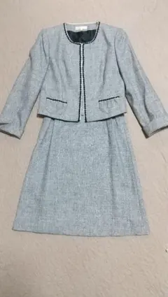 グレーと黒のスーツ、スカートセット