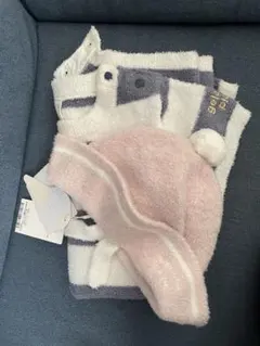 ジェラートピケgelatopiquéポンポン付き帽子とストライプロンパースセット