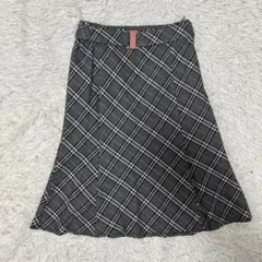 バーバリー ブルーレーベル ノバチェック 美ライン フレアスカート　ロゴプレート