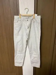 ライトベージュ スリムフィットデニムパンツ