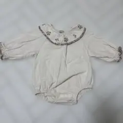 クリーム色 刺繍付きロンパース　tete a tete