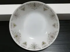 平皿　小皿　 取皿　ファインチャイナ　花柄　白　ヴィンテージ　昭和レトロ