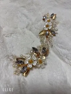 ウェディングヘッドドレス 花とパール装飾