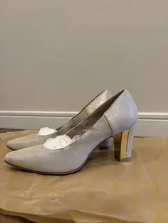 【銀座かねまつ Kanematsu】パンプス シャンパンゴールドチャンキーヒールのサムネイル