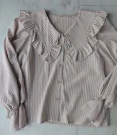 美品　NICE CLAUP フリルブラウス
