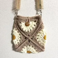 お花モチーフ　グラニースクエア　バッグ　ショルダーバッグ　編み物