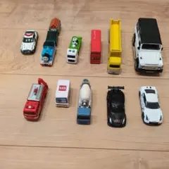 【値下げ！】トミカなど　ミニカー 11台　パトカー 消防車 トラック ミキサー車