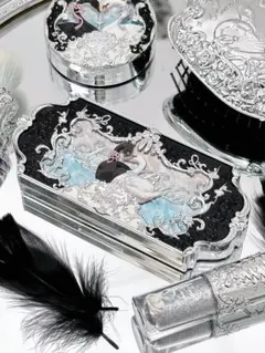 フラワーノーズ　スワンバレエシリーズ　アイシャドウ　02 ブラックスワン　新品