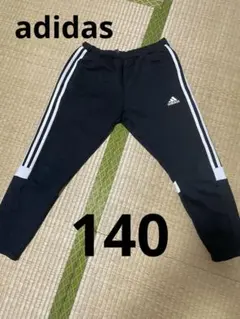 adidas トレーニングパンツ 黒 3本ラインのサムネイル