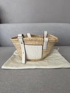 LOEWE バスケットバッグ スモール ホワイトのサムネイル