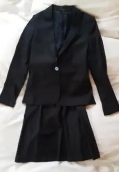 theory ブラックスーツ ジャケサイズ0、スカートサイズ2