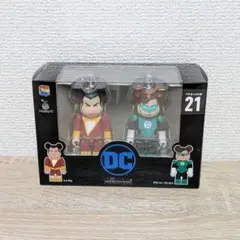 ハッピーくじ ベアブリックDC ベアボックス賞 21 !!のサムネイル