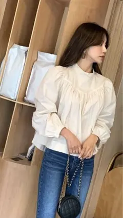バックリボンギャザーブラウス