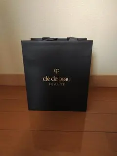 2026年最新】Clé de Peau Beauté 紙袋の人気アイテム - メルカリ
