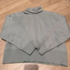 ZARA ミントグリーン　スウェット