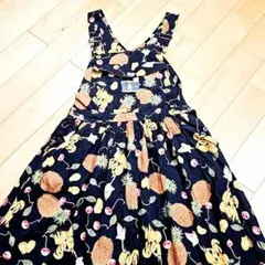 ピンクハウス　黒×フルーツ柄サロペットスカート ワッペン ジャンパースカート