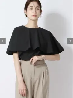 新品　黒　半袖ブラウスのサムネイル