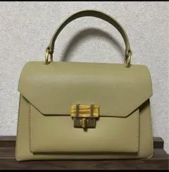 大幅値下げ！CHARLES&KEITHチャールズ&キース　バンドショルダーバッグ