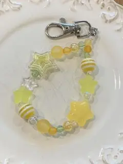 ビーズストラップ　ハンドメイド　星　スターモチーフ　黄　オレンジ