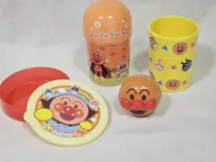 2月限定販売★おまけ付き★アンパンマン　容器セット