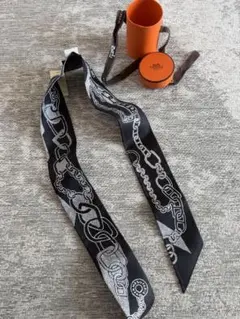 8/8まで❗【新品】エルメス ツイリー スカーフ ブックル・エ・マイヨン 黒白 8/8まで❗【新品】エルメス ツイリー スカーフ ブックル・エ・マイヨン