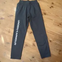 スポーツウェア　パンツ