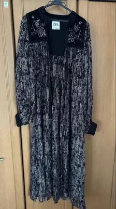 ZARA 刺繍入りベルベット切替ガウンワンピースブラック L