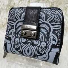 希少 極美品✨ フルラ FURLA 二つ折り財布 メトロポリス 総柄 ファスナー