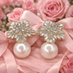 ☆ピアス パール ゴールド 結婚式 お花モチーフピアス　バーティー