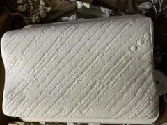 低反発枕　竹の繊維の枕カバー付き　新品　未使用