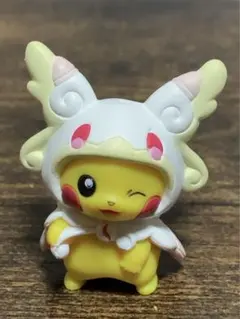 ポケモン メガポンチョを着たピカチュウ フィギュア