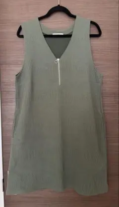 オリーブグリーン ノースリーブワンピース