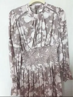 先着‼️herlipto Le Camelia Pleated Dress