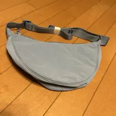 UNIQLO ラウンドミニショルダーバッグ