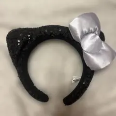 ハローキティ　カチューシャ　スパンコール　黒