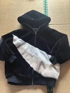 フリースジャケット 黒と白の配色