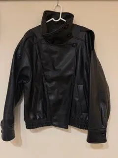 ZARA フェイクレザージャケット