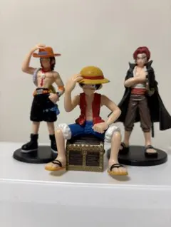 ワンピース フィギュア ガチャ3体セット ルフィ エース シャンクス