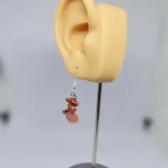 オレンジ色の天然石フックピアス