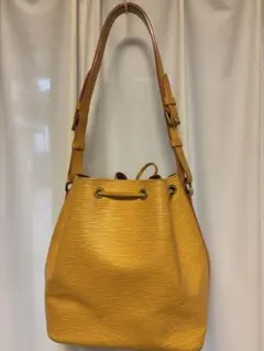 ルイヴィトン エピ プチノエ タッシリイエロー