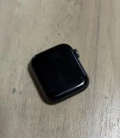 Apple Watch Series 4 40mm バッテリー最大容量75%