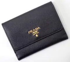 定価7万円ほど 美品 プラダ Wホック 2つ折り 財布 ブラック レザー