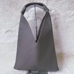 美品　 マーロンフィレンツェ トライアングルバッグ グレー　レザー　ポーチ付き