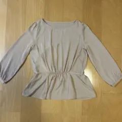 ベージュ ペプラム 長袖シャツ Mサイズ 約60cm丈
