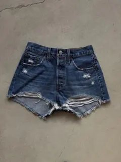 Levi's 501 ダメージデニムショートパンツ